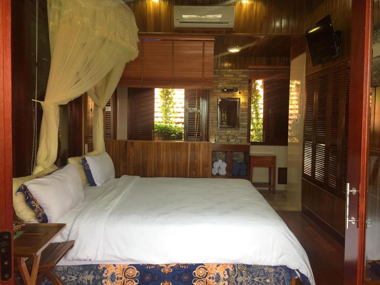 Khamy Riverside Villa Hoi An Bagian luar foto